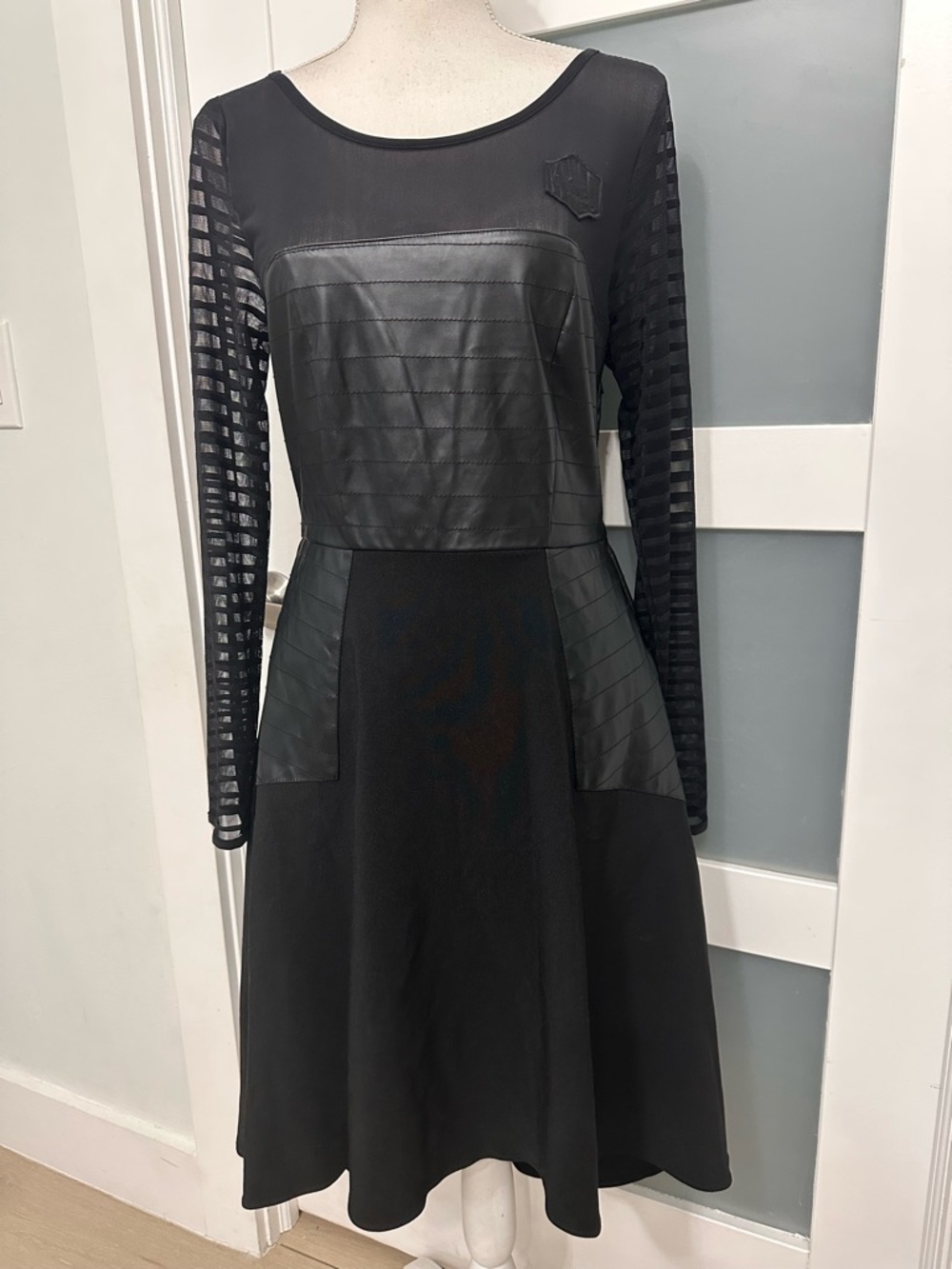 Star Wars The Last Jedi Kylo Ren Helmet Dress SZ Medium Cosplay Dark Side NWT - Picture 4 of 11